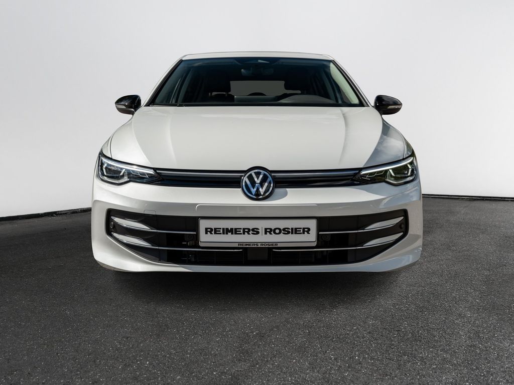 Volkswagen Golf 2025 г. Белый, пробег 23850 км