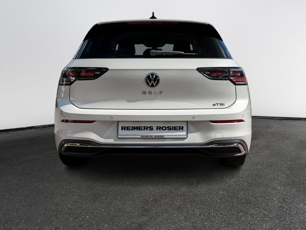 Volkswagen Golf 2025 г. Белый, пробег 23850 км