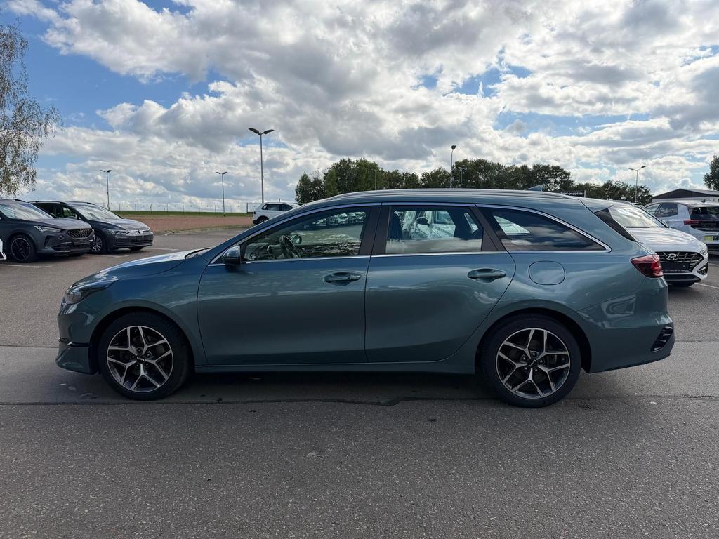 Kia CEE'D SPORTSWAGON 2022 г. Серый, пробег 59450 км