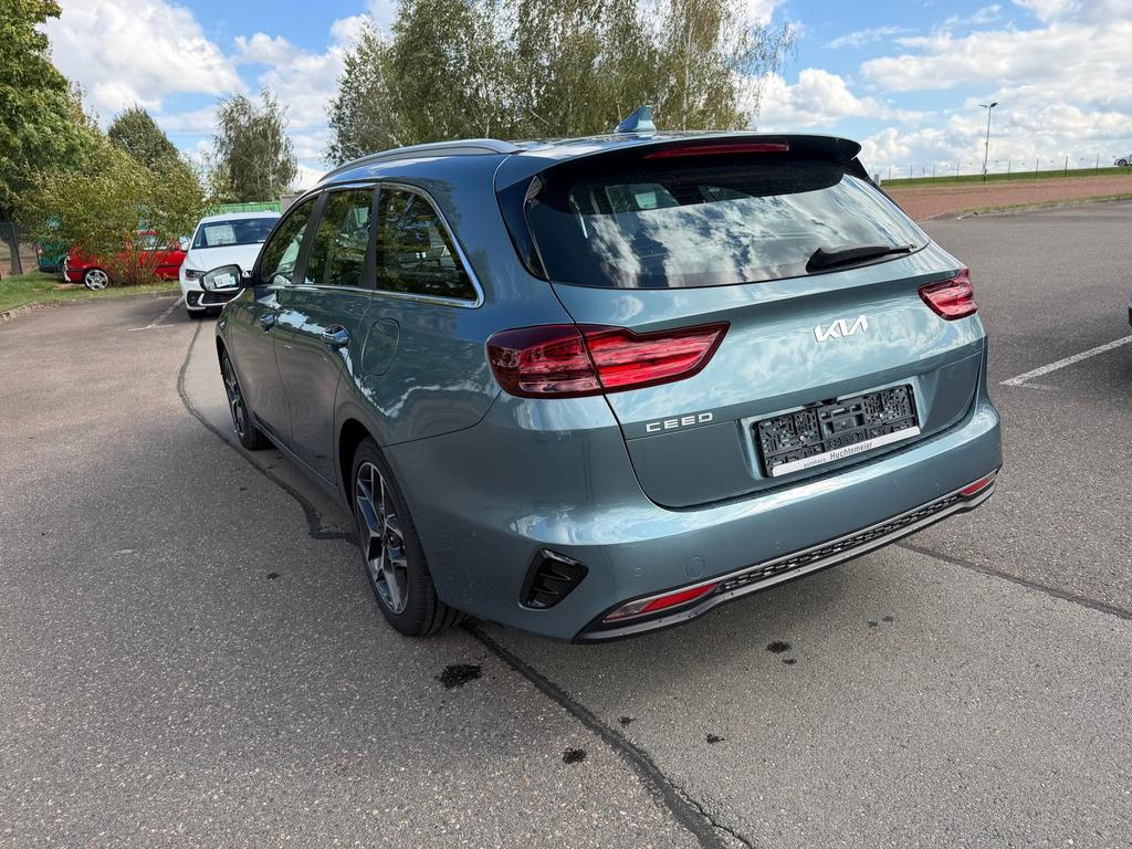Kia CEE'D SPORTSWAGON 2022 г. Серый, пробег 59450 км