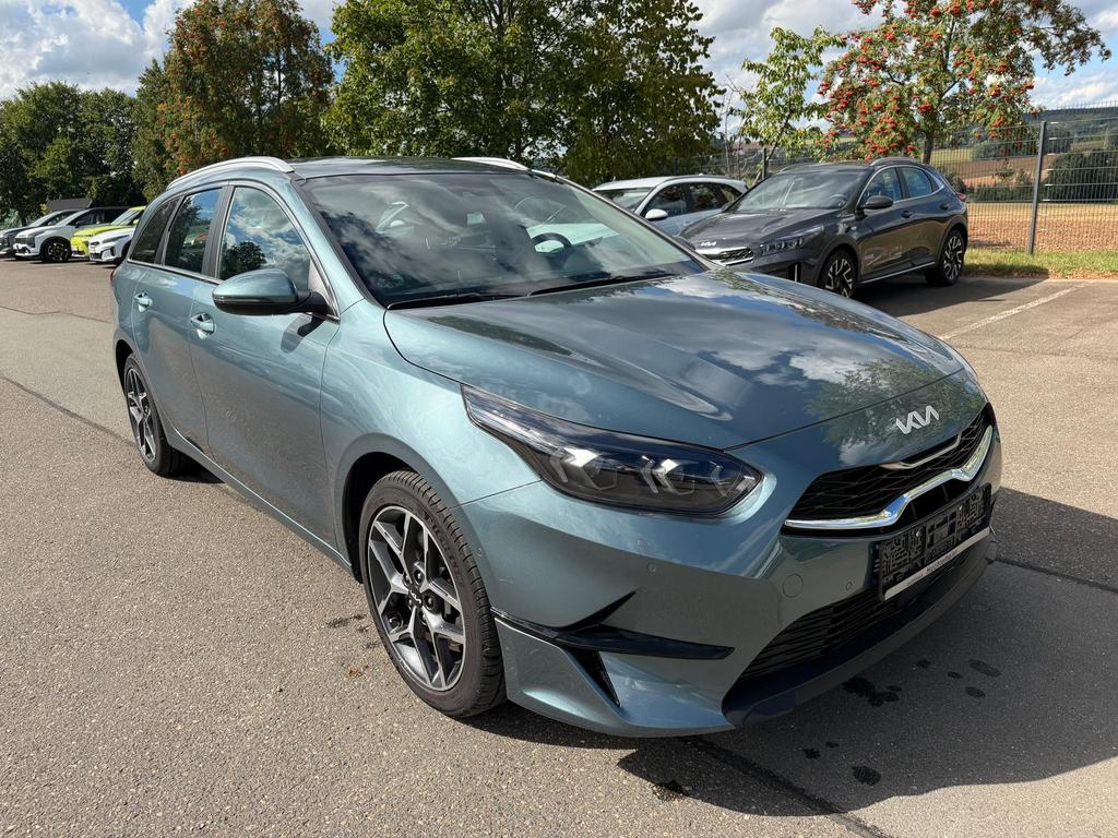 Kia CEE'D SPORTSWAGON 2022 г. Серый, пробег 59450 км