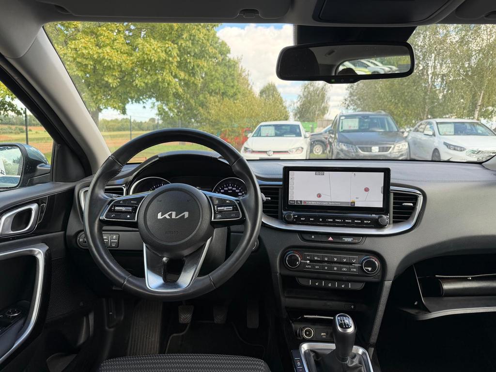 Kia CEE'D SPORTSWAGON 2022 г. Серый, пробег 59450 км