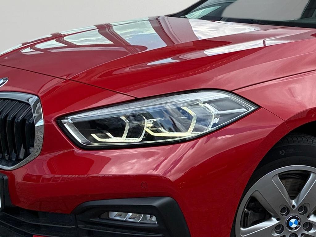 BMW 118 2023 г. Красный, пробег 47391 км