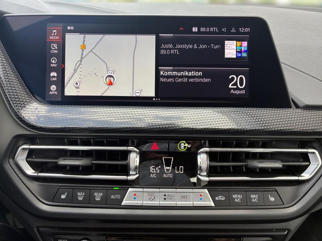 BMW 118 2023 г. Красный, пробег 47391 км