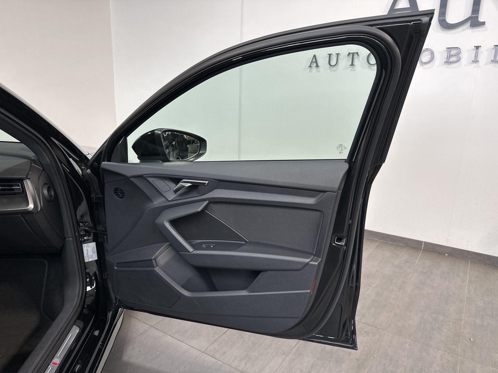 Audi A3 2022 г. Чёрный, пробег 48750 км