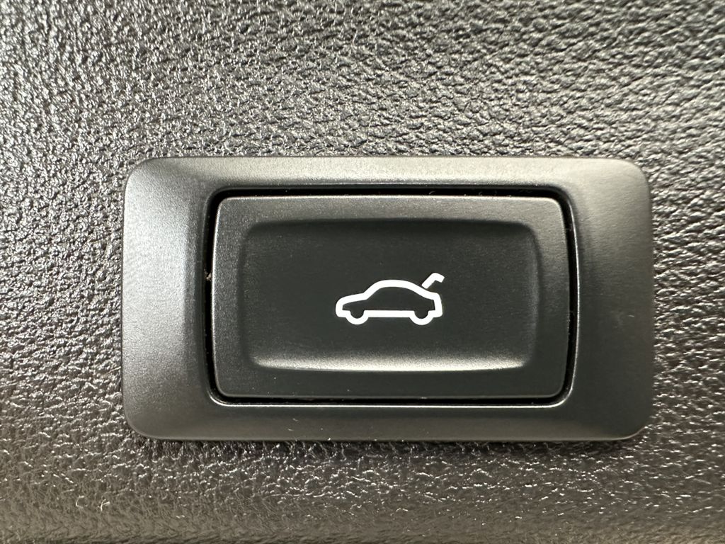 Audi A6 2022 г. Чёрный, пробег 59750 км