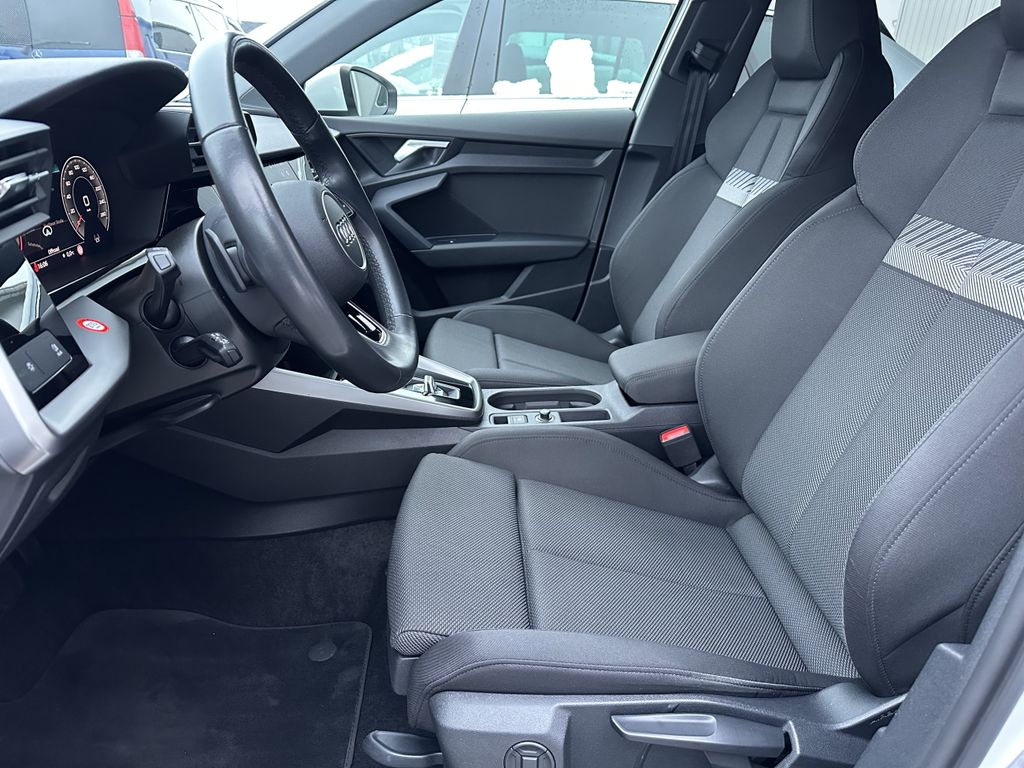 Audi A3 2023 г. Белый, пробег 54750 км