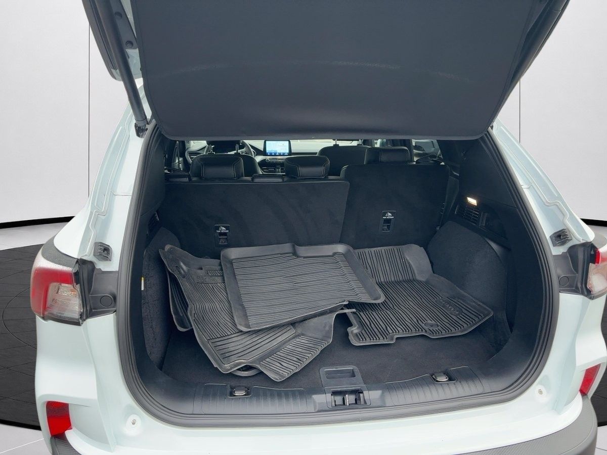 Ford Kuga 2022 г. Белый, пробег 40345 км