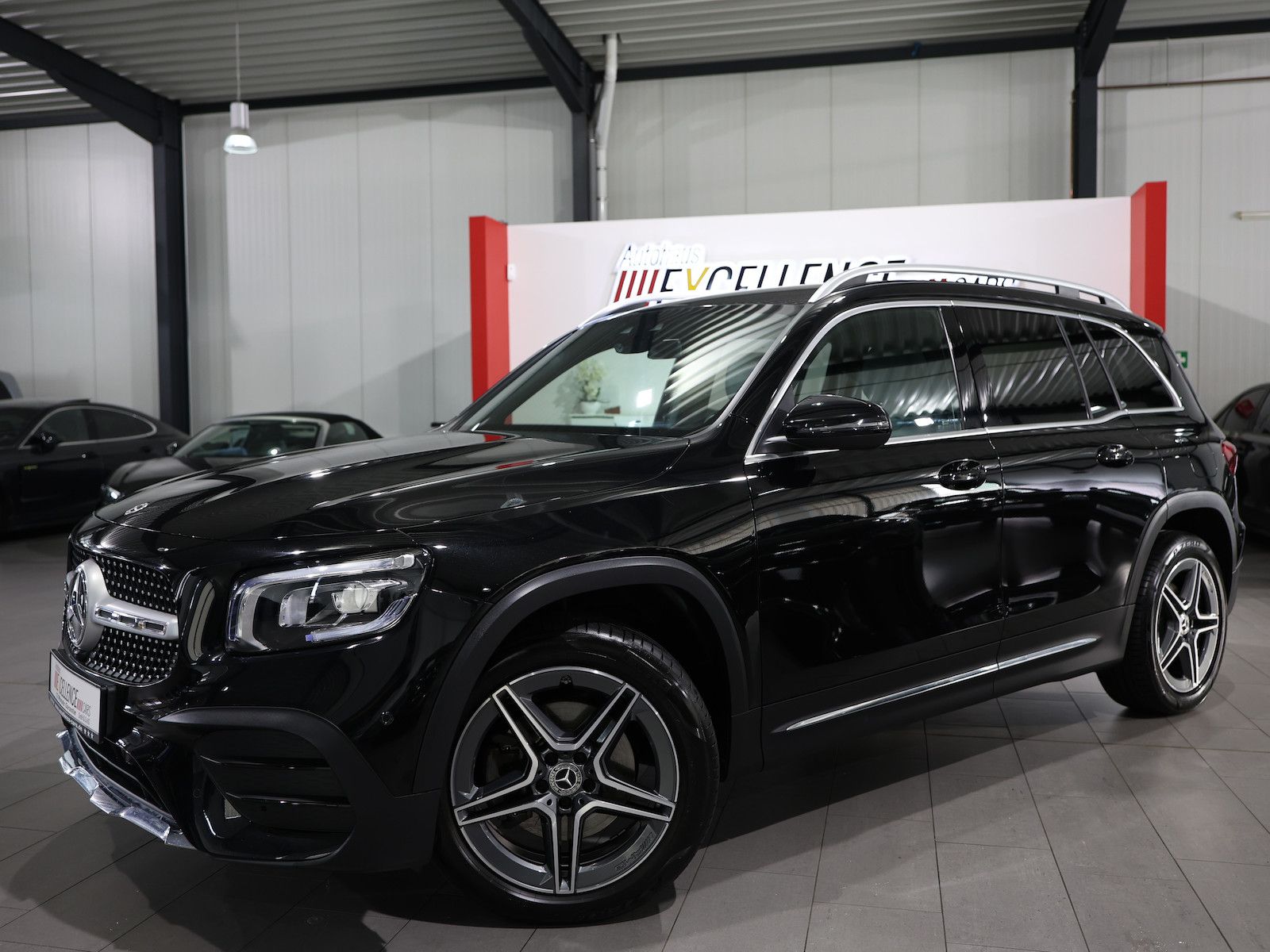 Mercedes-Benz GLB 200 2023 г. Чёрный, пробег 57000 км