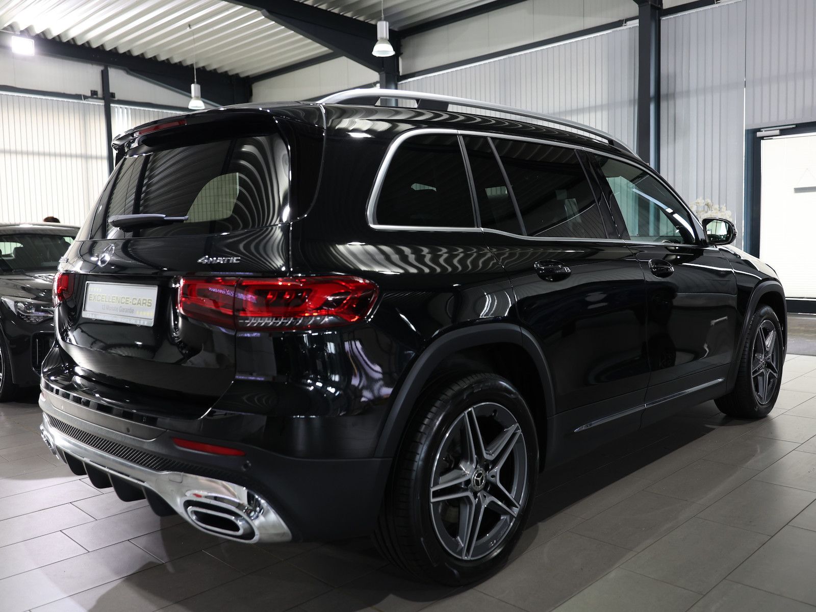 Mercedes-Benz GLB 200 2023 г. Чёрный, пробег 57000 км