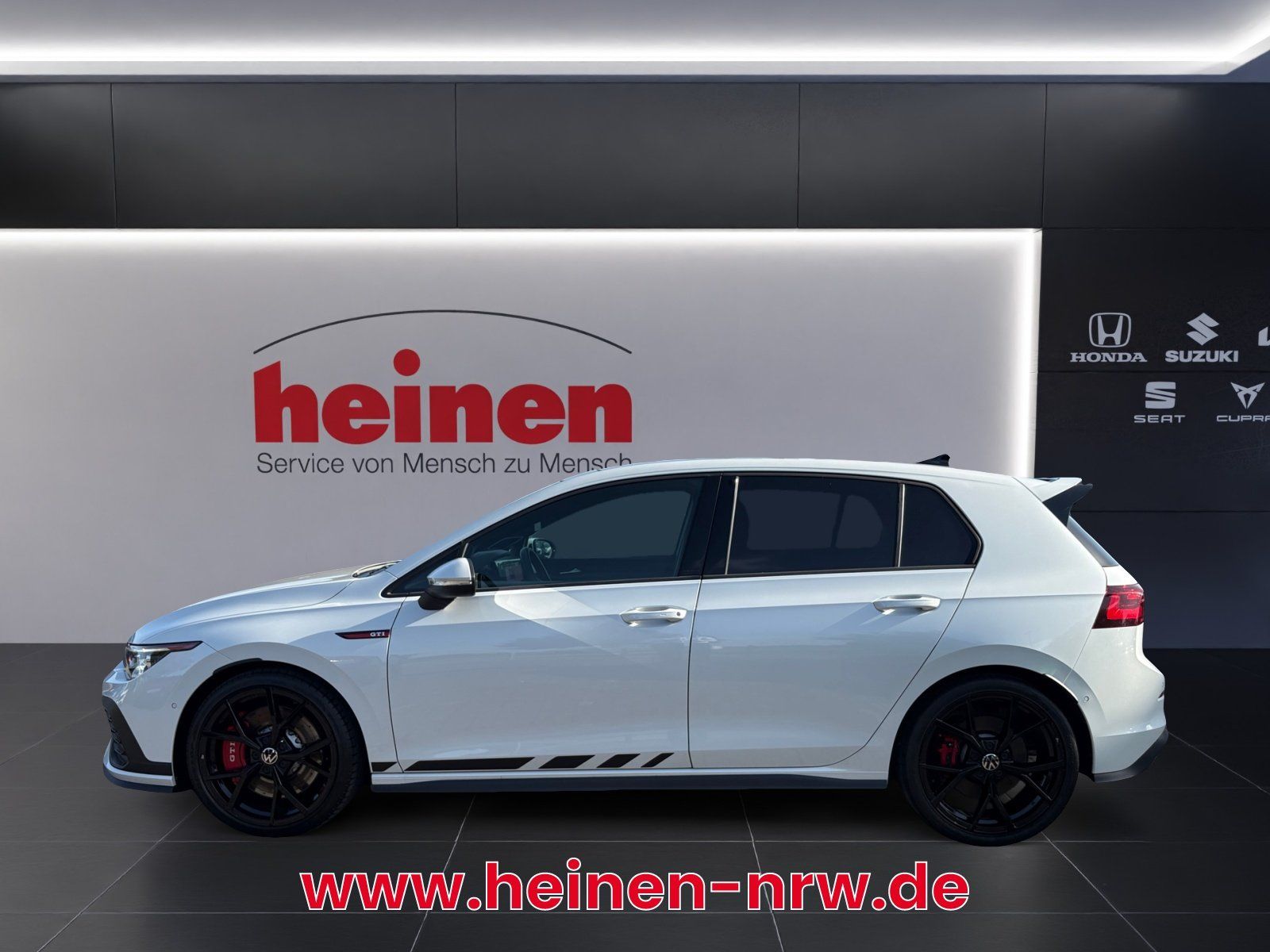 Volkswagen Golf 2022 г. Чёрный, пробег 22386 км