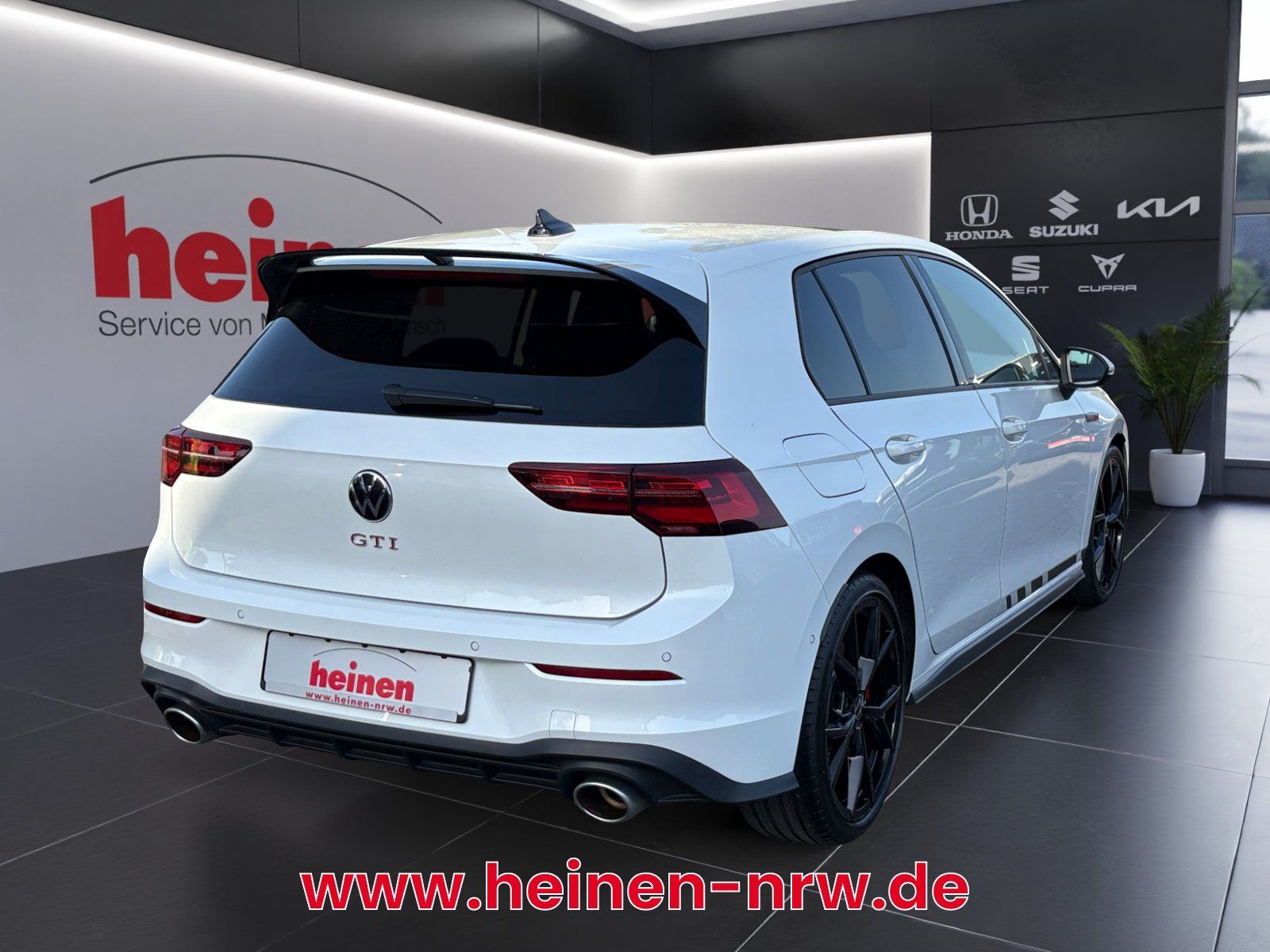 Volkswagen Golf 2022 г. Чёрный, пробег 22386 км