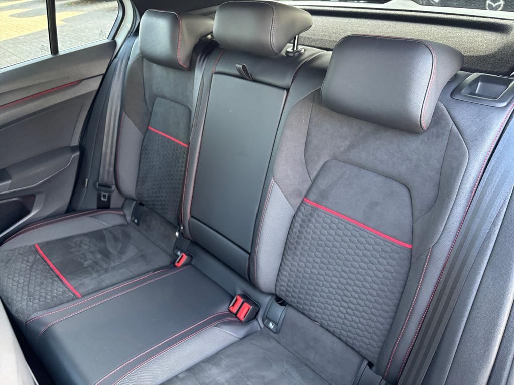 Volkswagen Golf 2022 г. Чёрный, пробег 22386 км