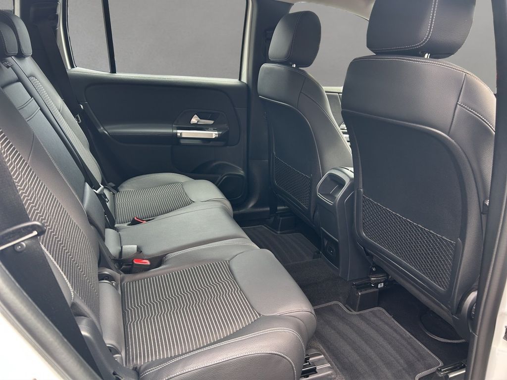 Mercedes-Benz GLB 200 2022 г. Белый, пробег 29293 км