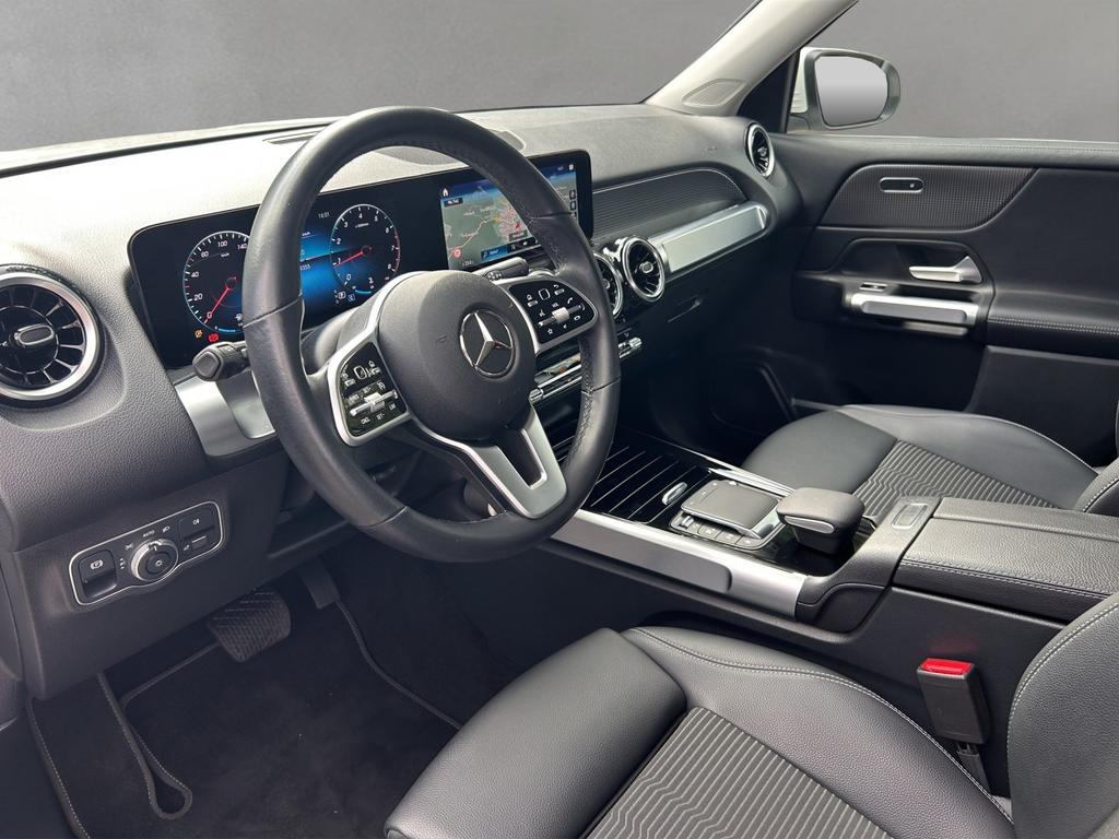 Mercedes-Benz GLB 200 2022 г. Белый, пробег 29293 км
