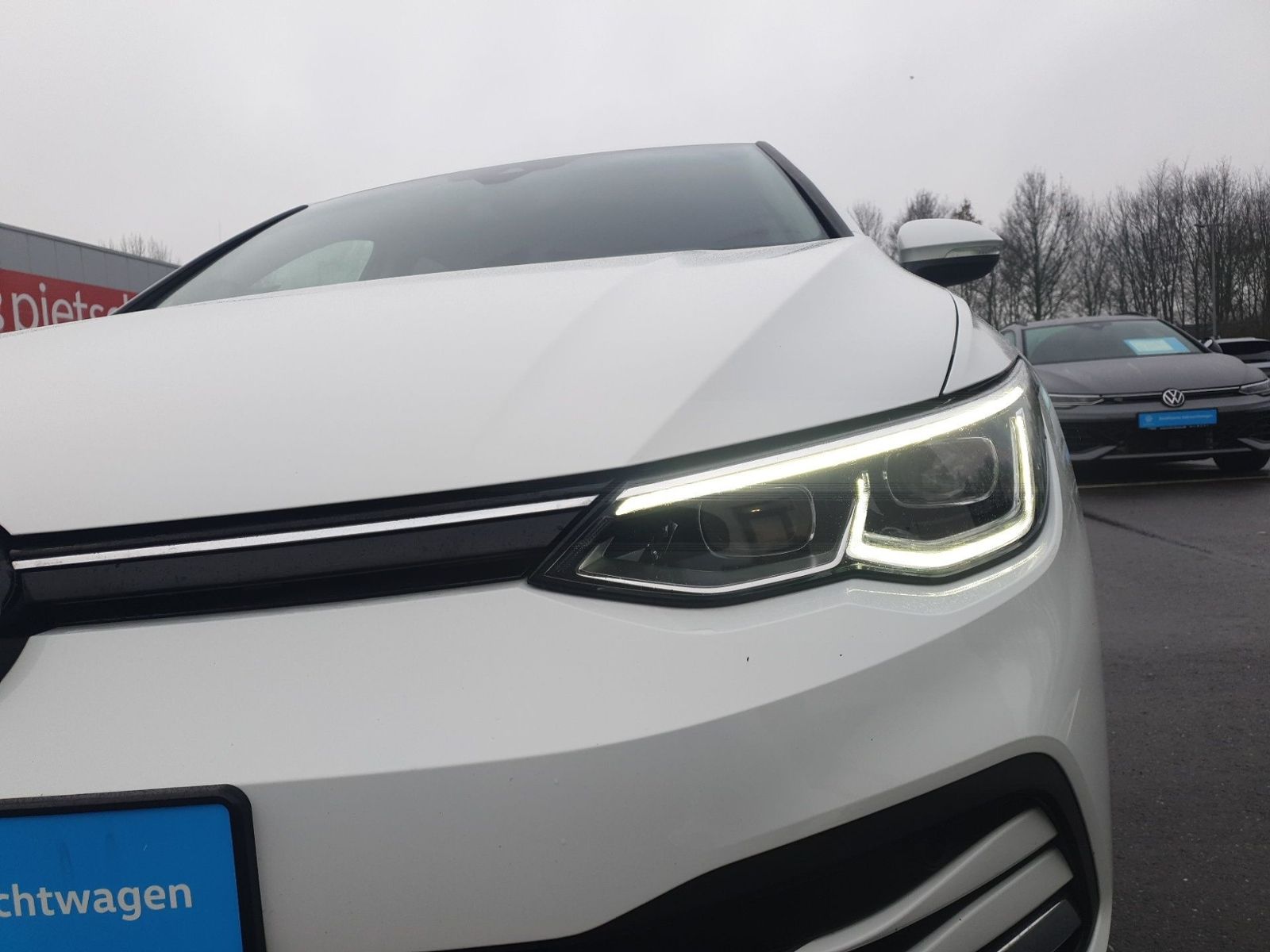 Volkswagen Golf 2023 г. Белый, пробег 51220 км