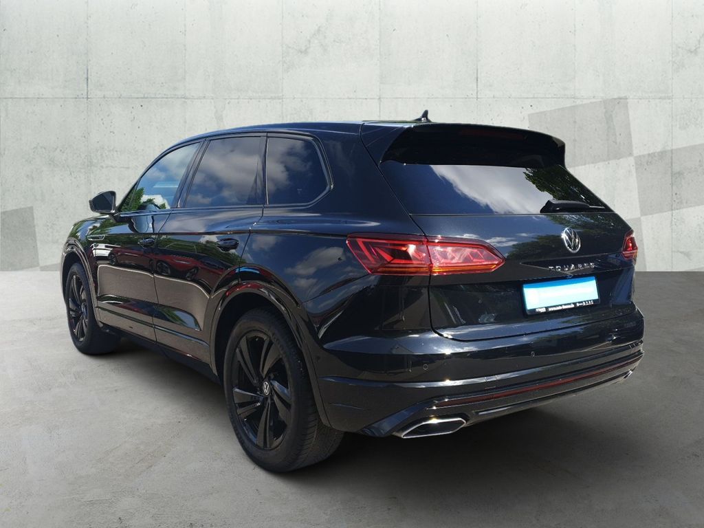 Volkswagen Touareg 2023 г. Чёрный, пробег 52348 км