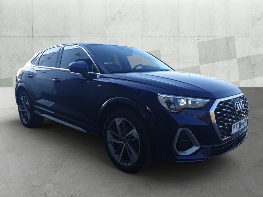 Audi Q3 2023 г. Синий, пробег 54069 км