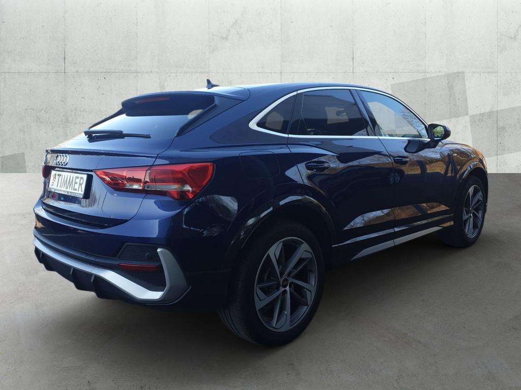 Audi Q3 2023 г. Синий, пробег 54069 км