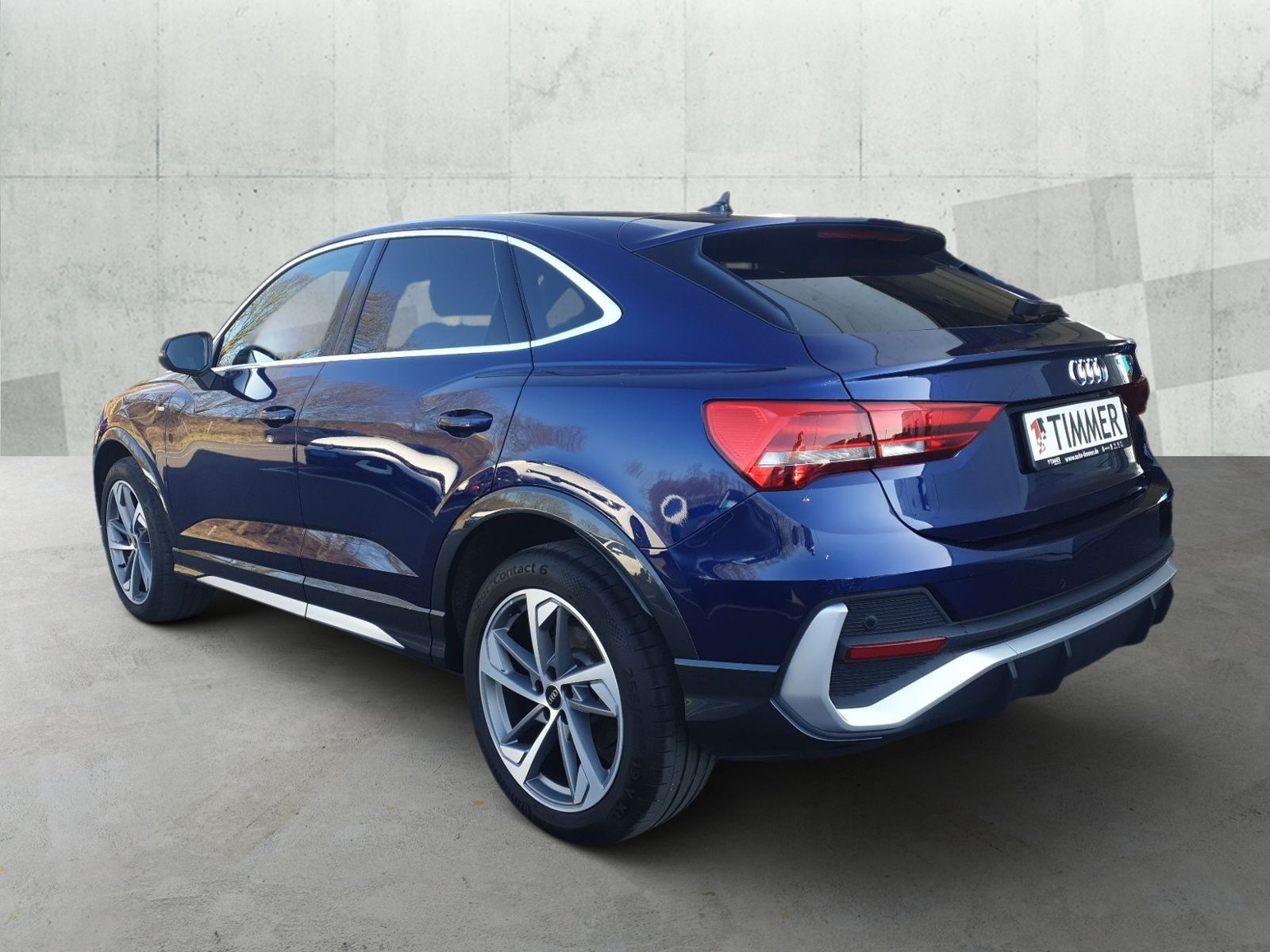 Audi Q3 2023 г. Синий, пробег 54069 км