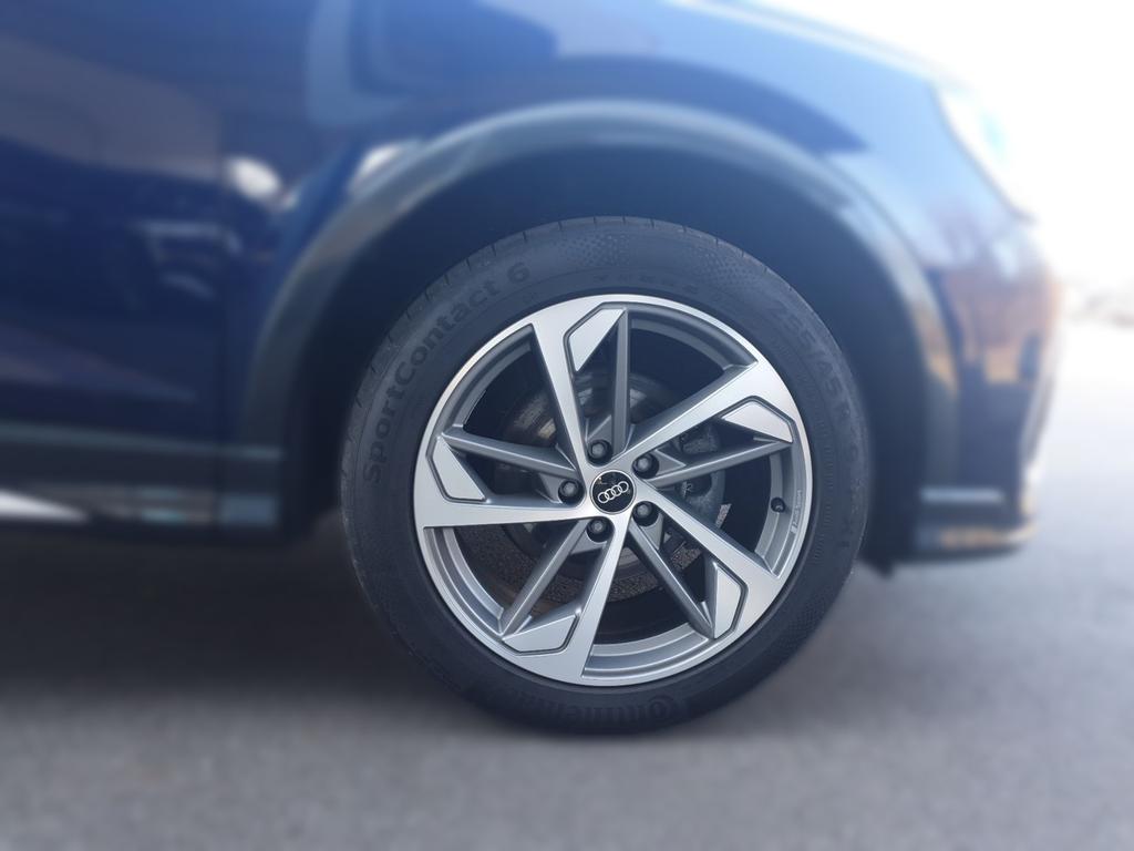 Audi Q3 2023 г. Синий, пробег 54069 км