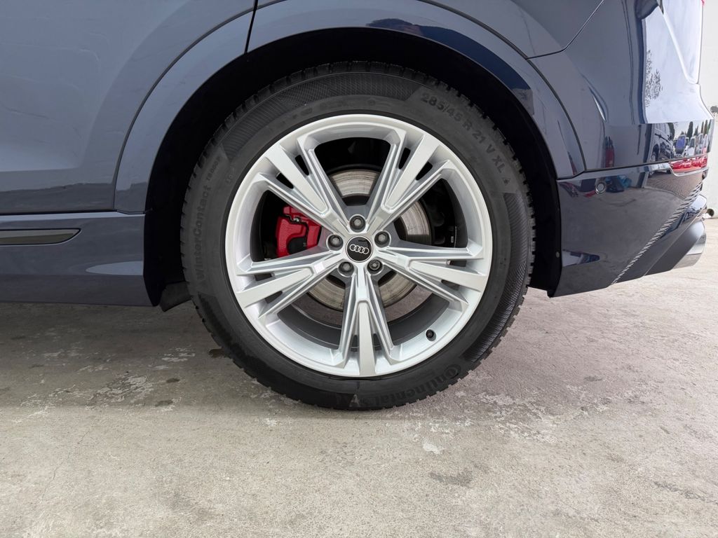 Audi SQ8 2023 г. Синий, пробег 28000 км