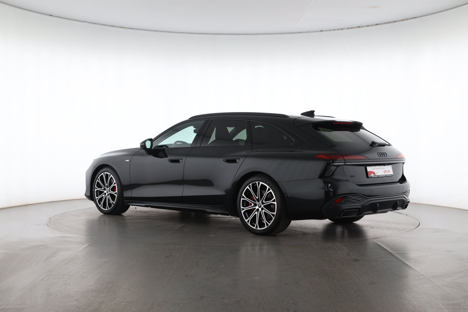 Audi A6 2025 г. Зелёный, пробег 31587 км