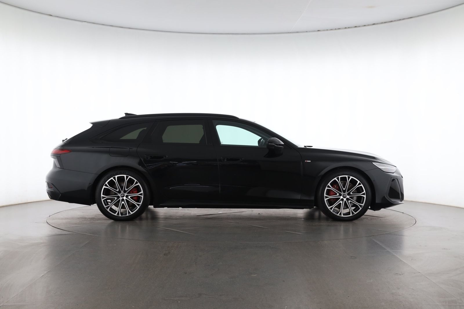 Audi A6 2025 г. Зелёный, пробег 31587 км