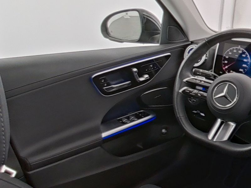 Mercedes-Benz C 200 2025 г. Чёрный, пробег 24387 км