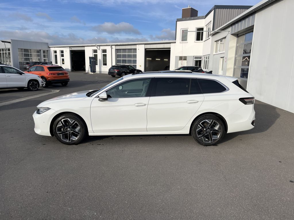 Volkswagen PASSAT VARIANT 2024 г. Белый, пробег 46832 км