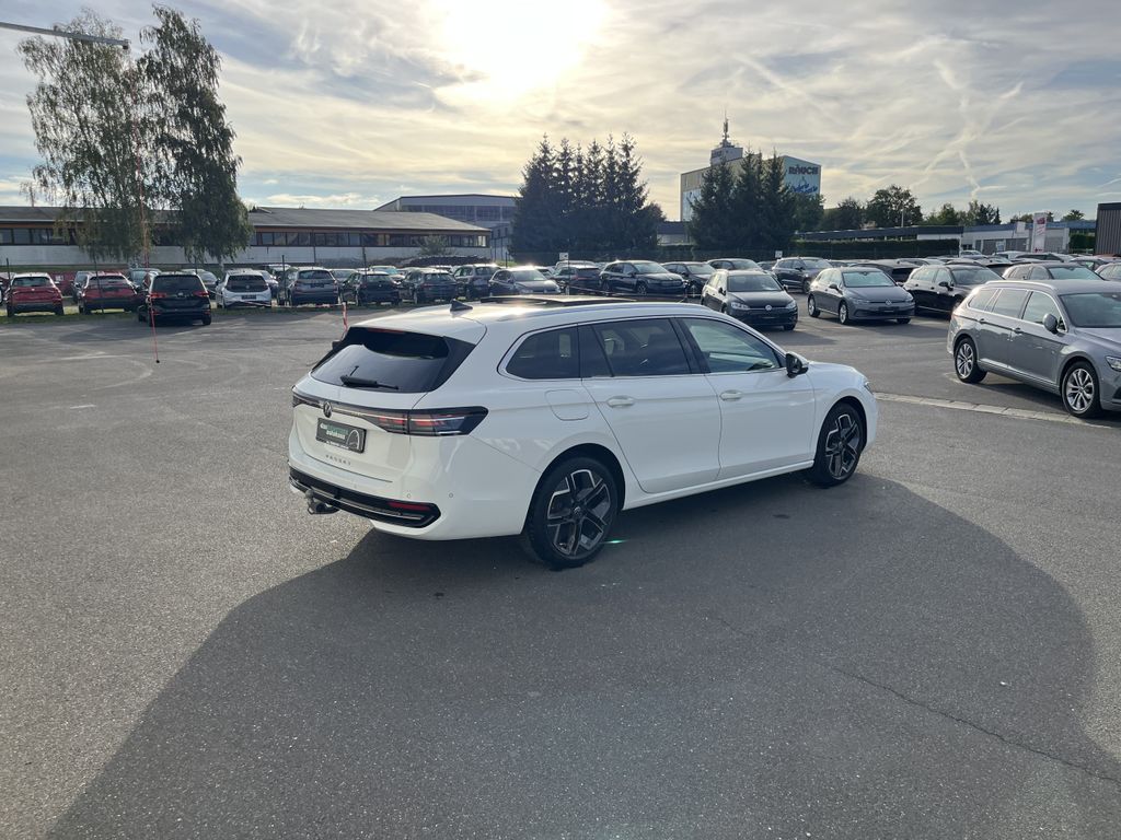 Volkswagen PASSAT VARIANT 2024 г. Белый, пробег 46832 км
