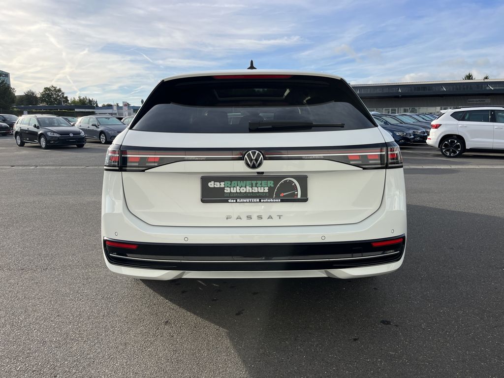Volkswagen PASSAT VARIANT 2024 г. Белый, пробег 46832 км