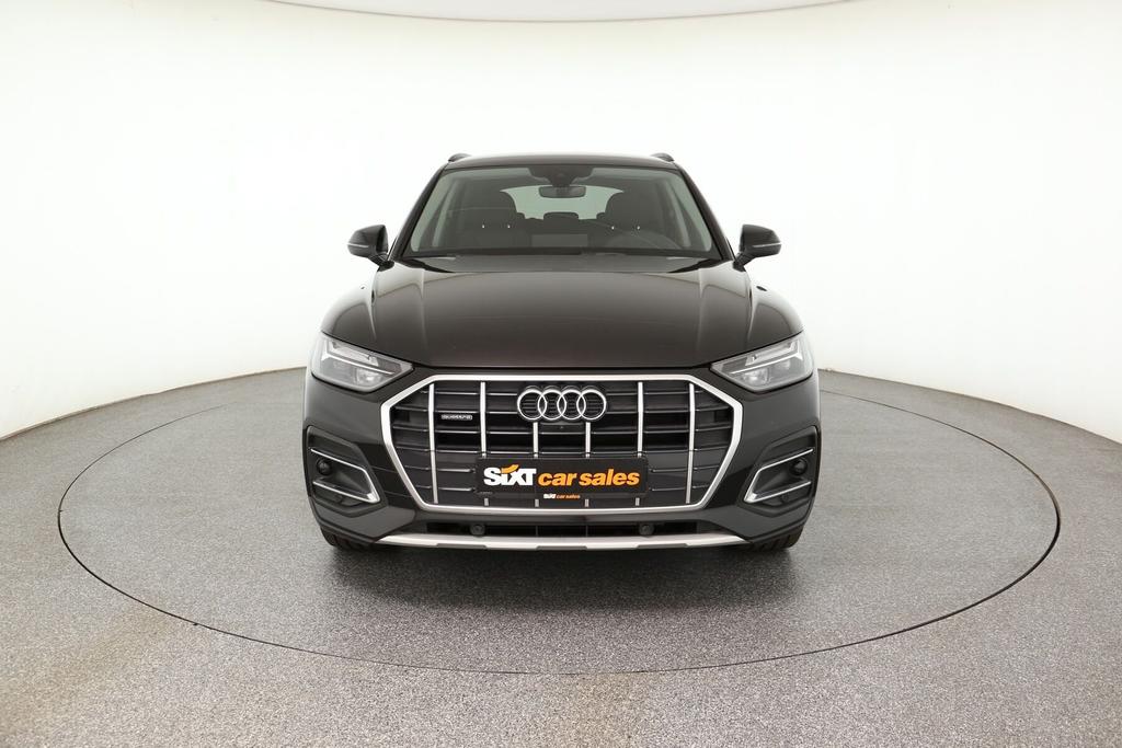 Audi Q5 2023 г. Чёрный, пробег 49290 км