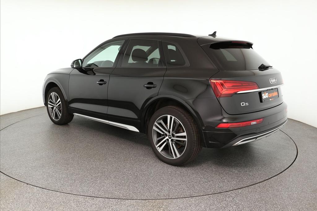 Audi Q5 2023 г. Чёрный, пробег 49290 км