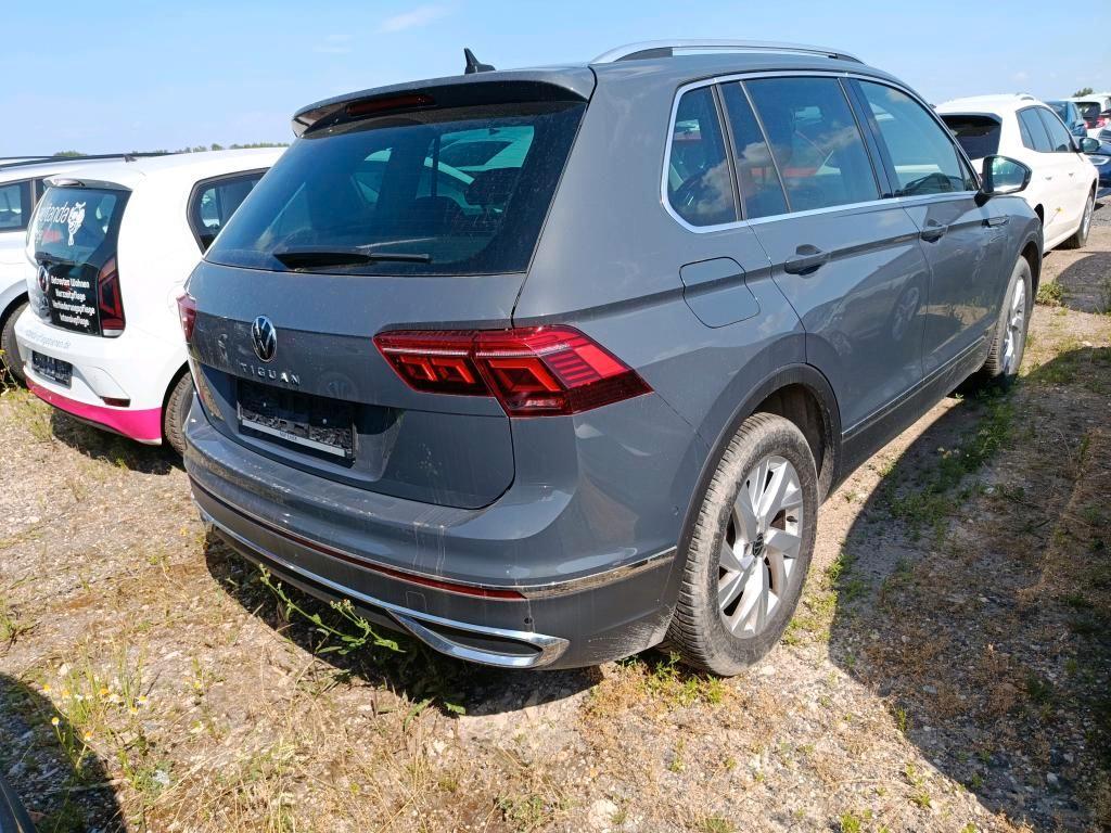 Volkswagen Tiguan 2023 г. Серый, пробег 52880 км