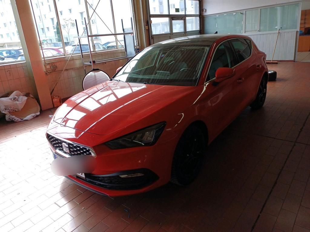 SEAT Leon 2021 г. Красный, пробег 51361 км