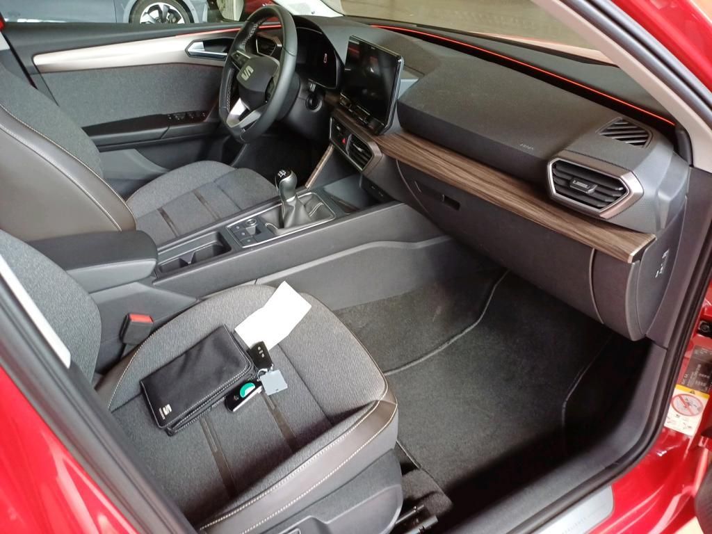 SEAT Leon 2021 г. Красный, пробег 51361 км