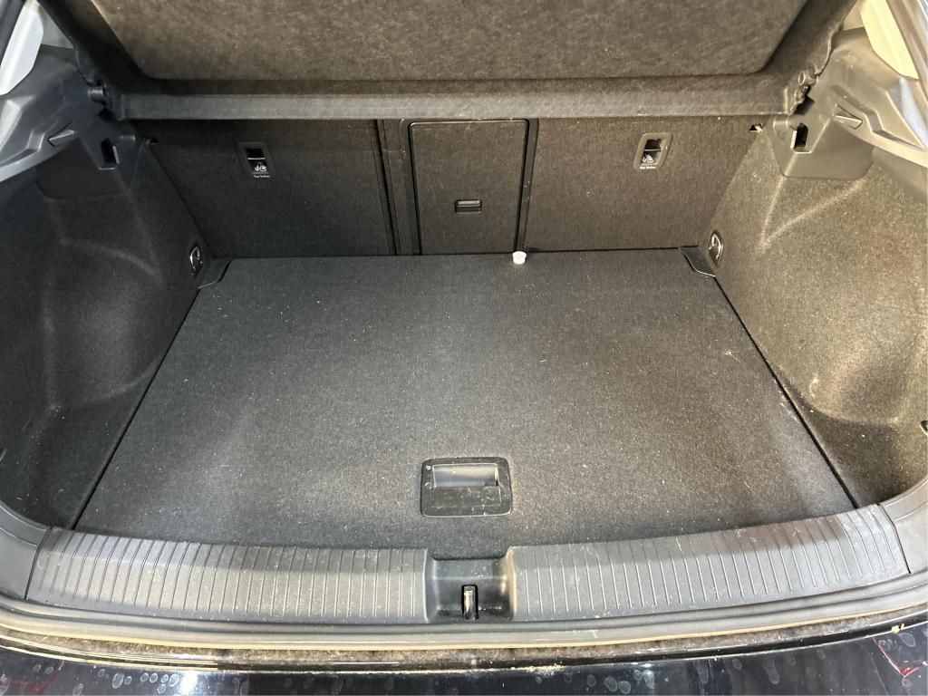 Volkswagen T-Roc 2024 г. Чёрный, пробег 54919 км