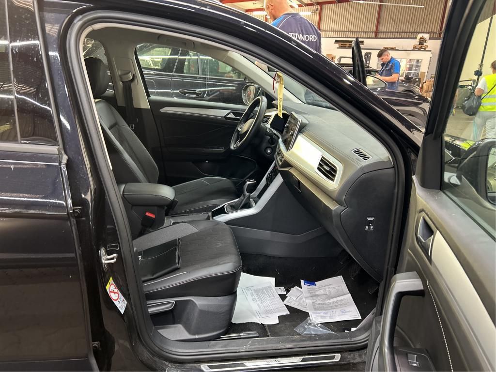 Volkswagen T-Roc 2024 г. Чёрный, пробег 54919 км