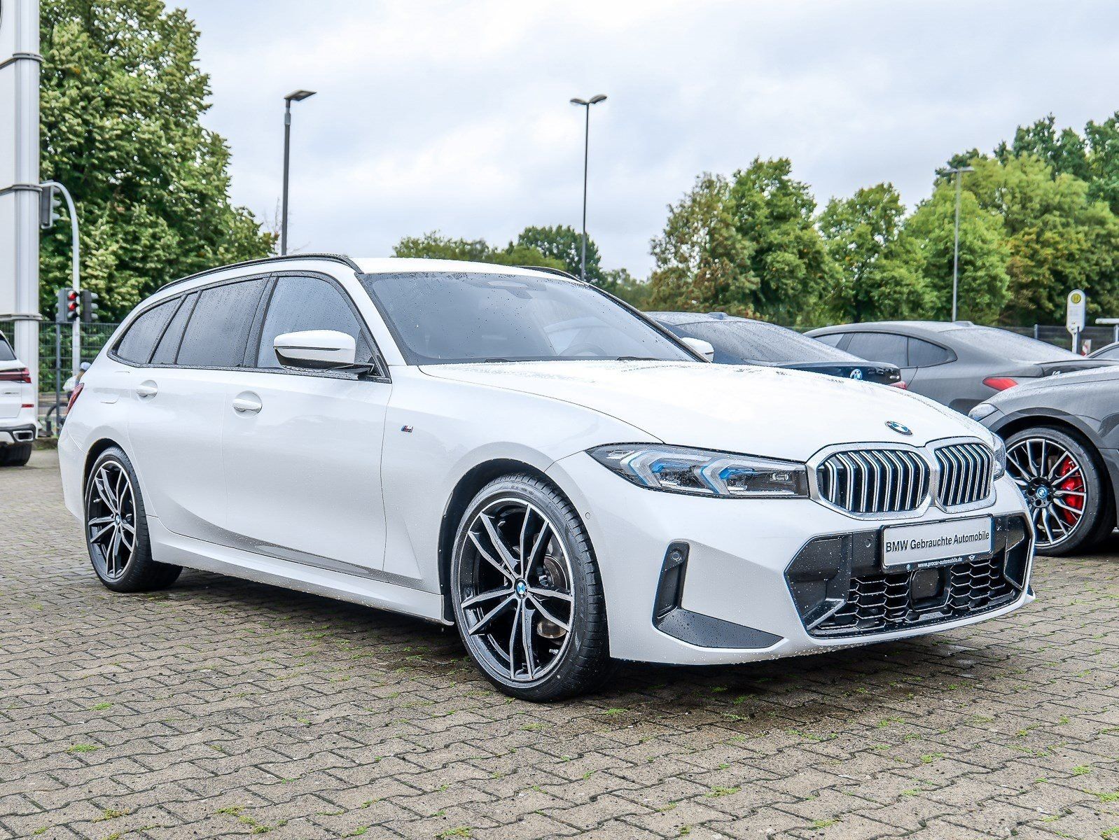 BMW 320 2024 г. Белый, пробег 47336 км