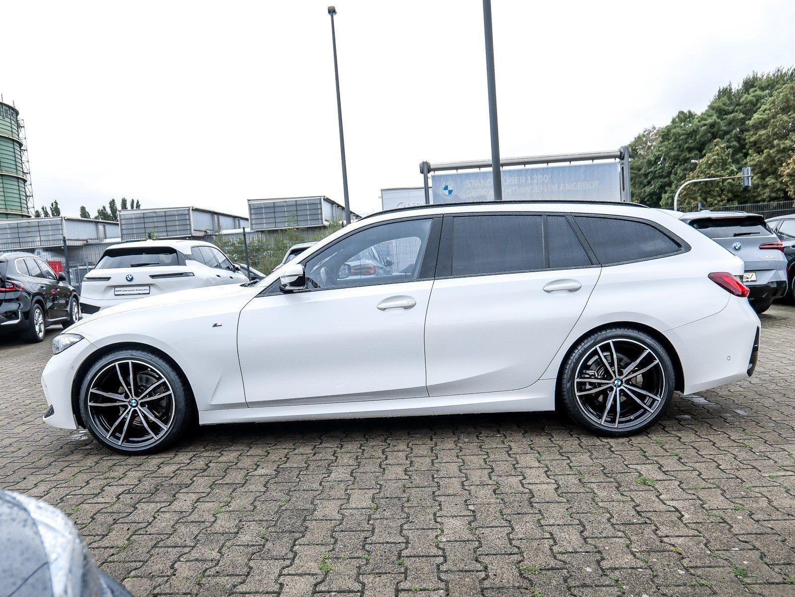 BMW 320 2024 г. Белый, пробег 47336 км