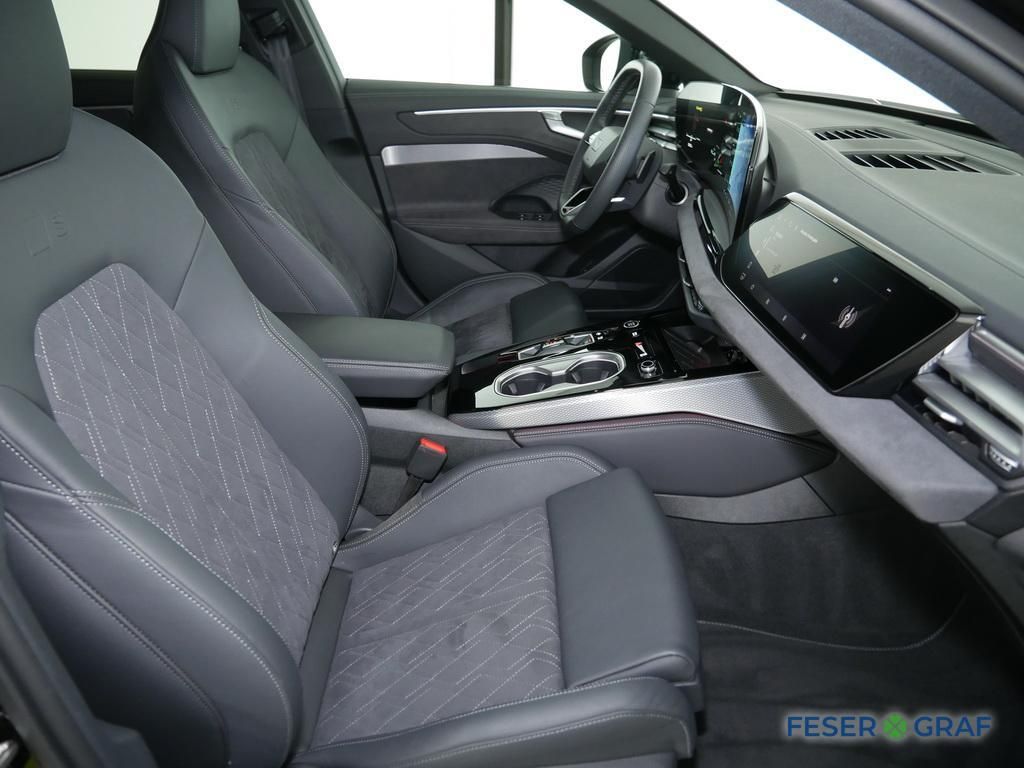 Audi A6 2025 г. Чёрный, пробег 11828 км