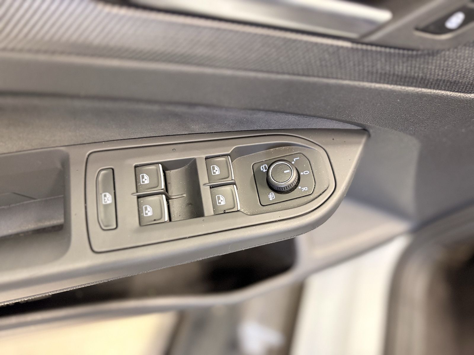 Volkswagen Golf 2025 г. Белый, пробег 28998 км