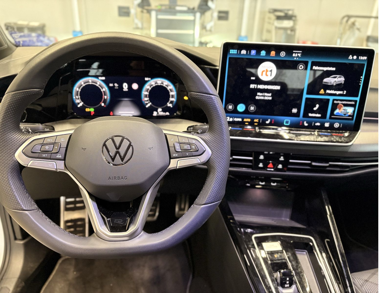 Volkswagen Golf 2025 г. Белый, пробег 28998 км