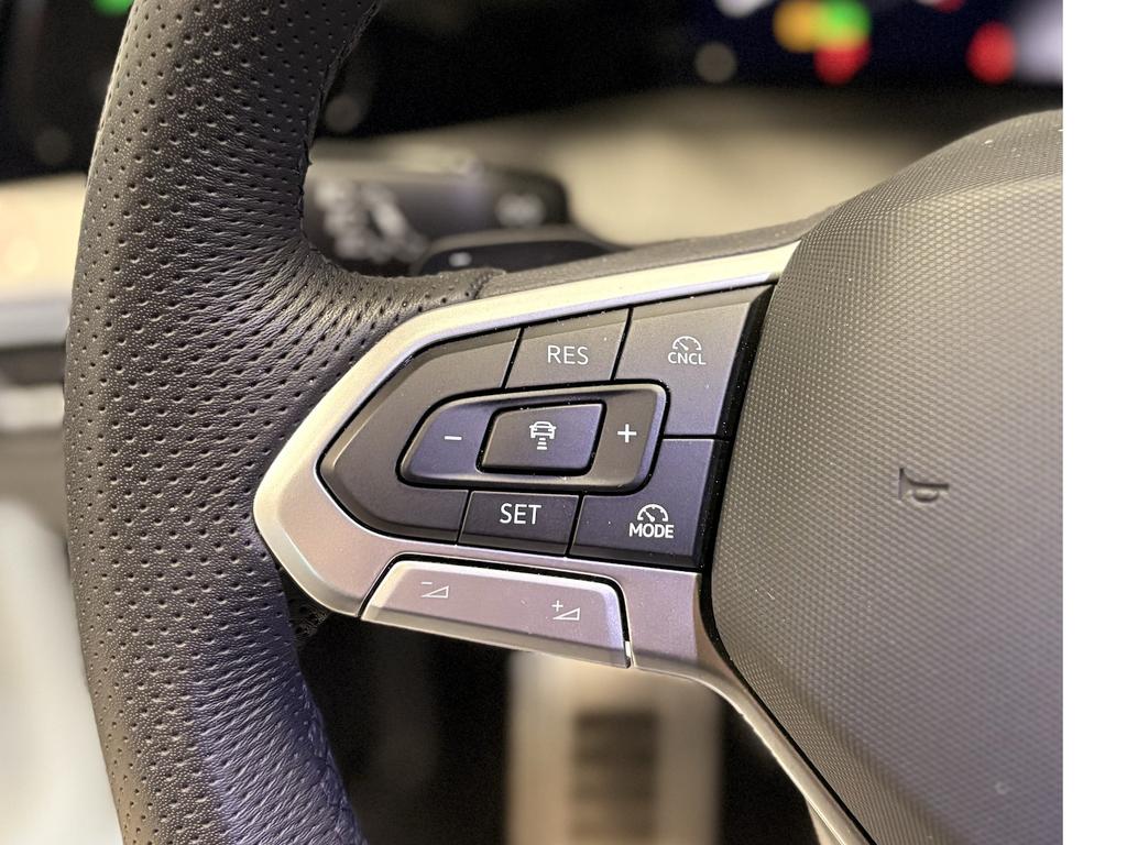 Volkswagen Golf 2025 г. Белый, пробег 28998 км