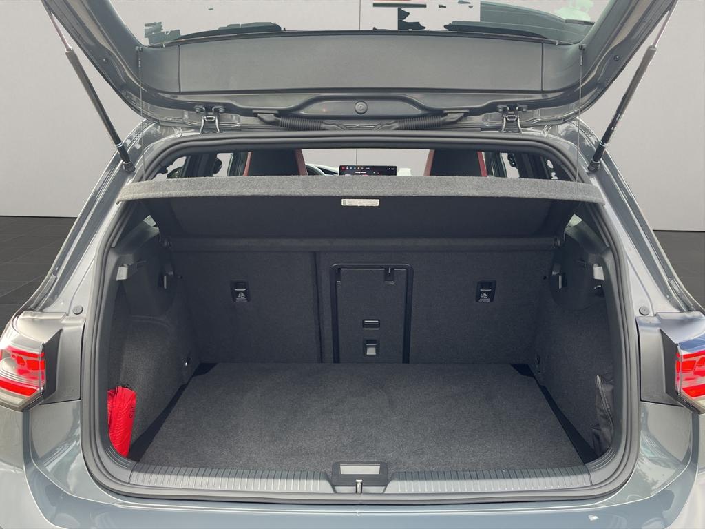 Volkswagen Golf 2025 г. Серый, пробег 11319 км