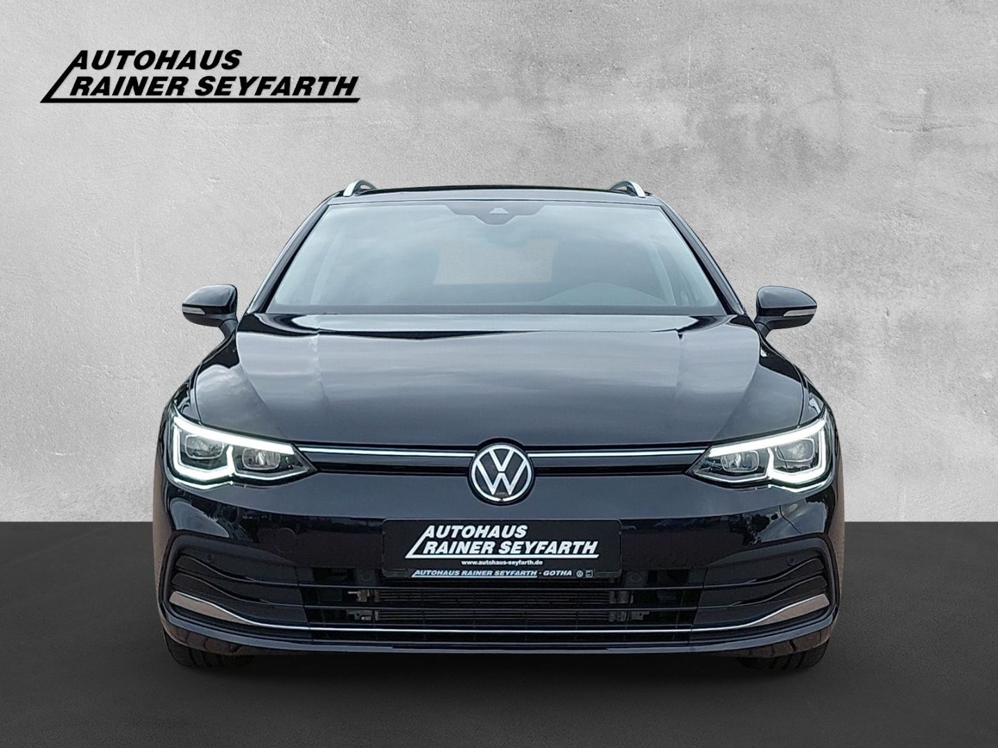 Volkswagen Golf 2023 г. Чёрный, пробег 32870 км