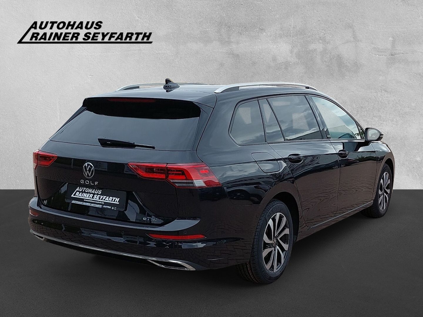 Volkswagen Golf 2023 г. Чёрный, пробег 32870 км