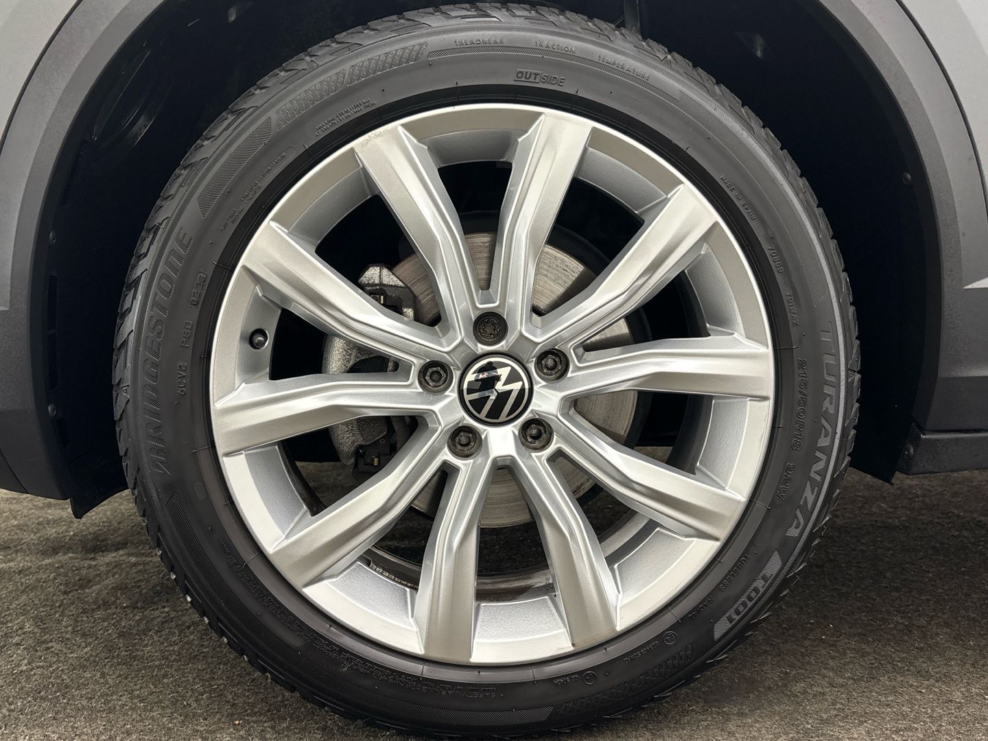 Volkswagen T-Roc 2023 г. Серый, пробег 33818 км