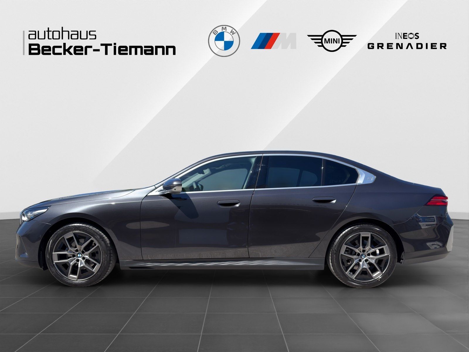 BMW 520 2025 г. Серый, пробег 29841 км